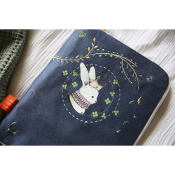 PROTÈGE CARNET DE SANTÉ LAPIN COURONNE - L'OISEAU BATEAU