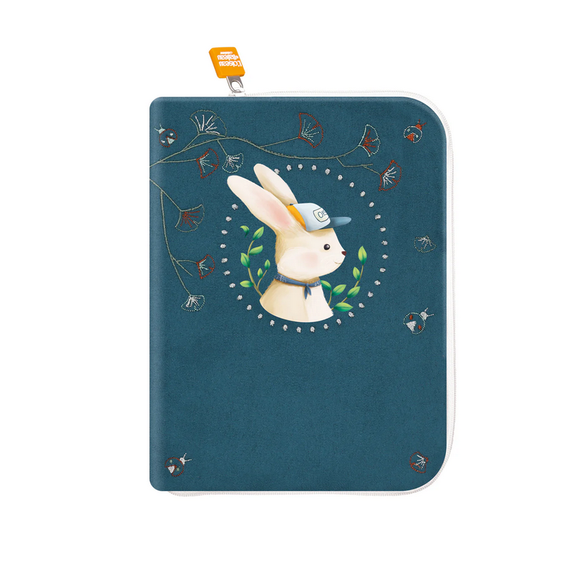 PROTÈGE CARNET DE SANTÉ LAPIN CASQUETTE - L'OISEAU BATEAU